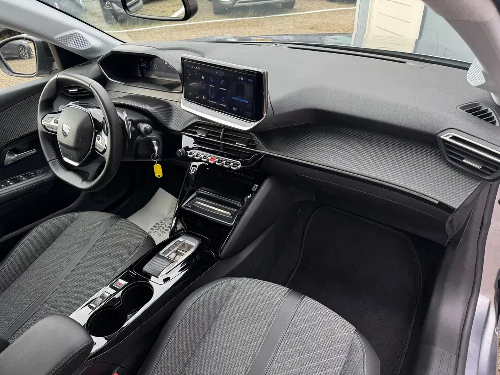Peugeot 208 1.2 Hybrid 110 e-DCS6 Allure uit 2025, foto 15