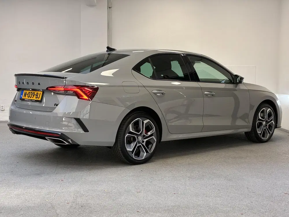 Skoda Octavia 1.4 TSI RS iV PHEV Business uit 2021, foto 2