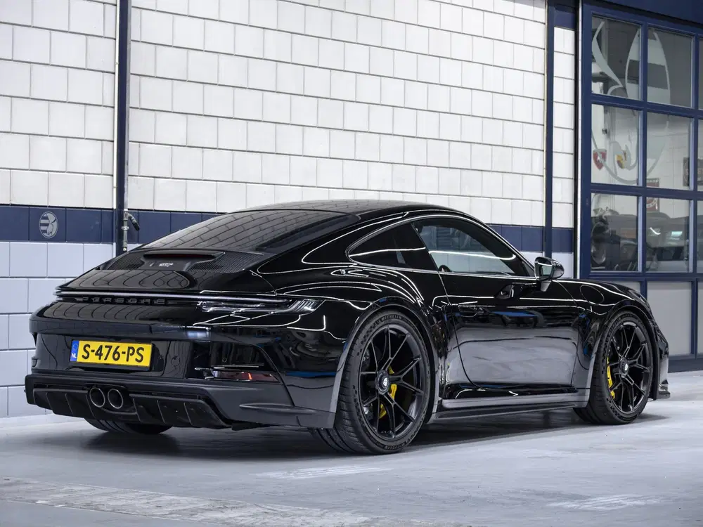 Porsche 911 4.0 GT3 Touring uit 2022, foto 2