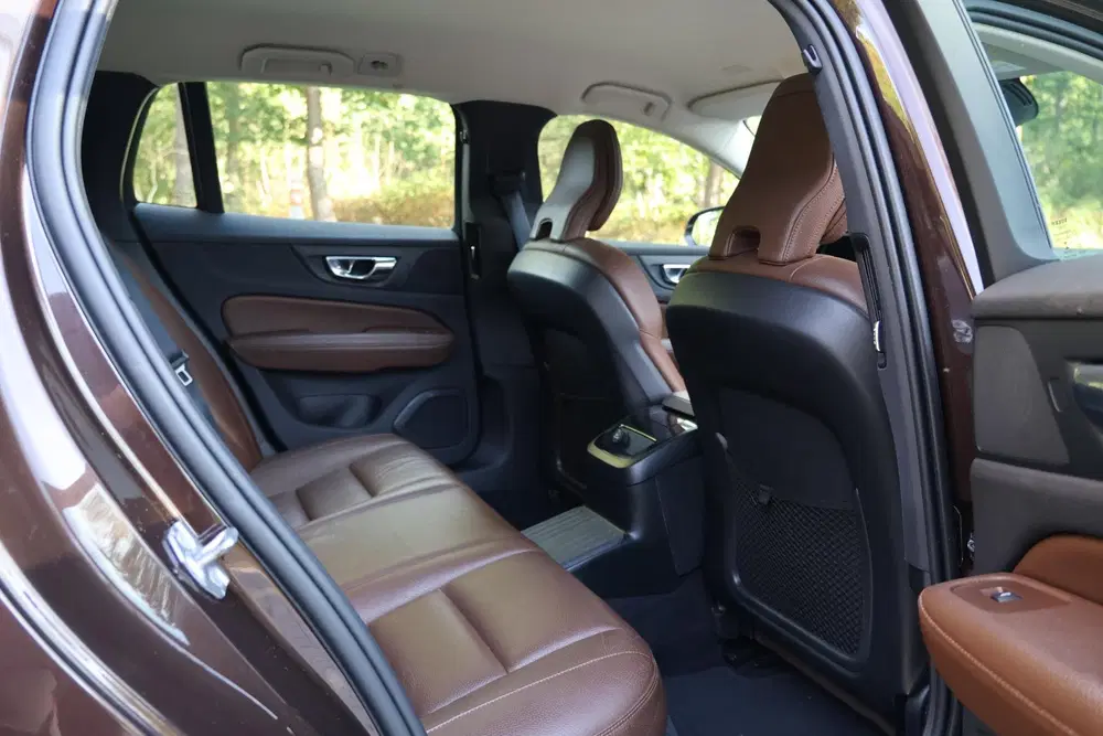 Volvo V60 2.0 T8 Twin Engine AWD Inscription Leder uit 2019, foto 14