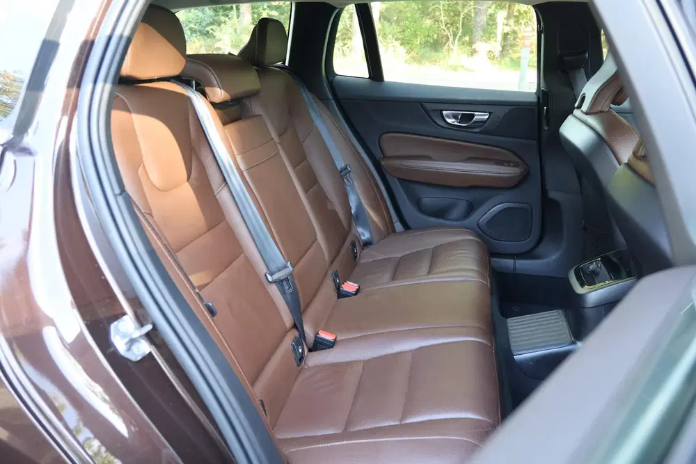 Volvo V60 2.0 T8 Twin Engine AWD Inscription Leder uit 2019, foto 15