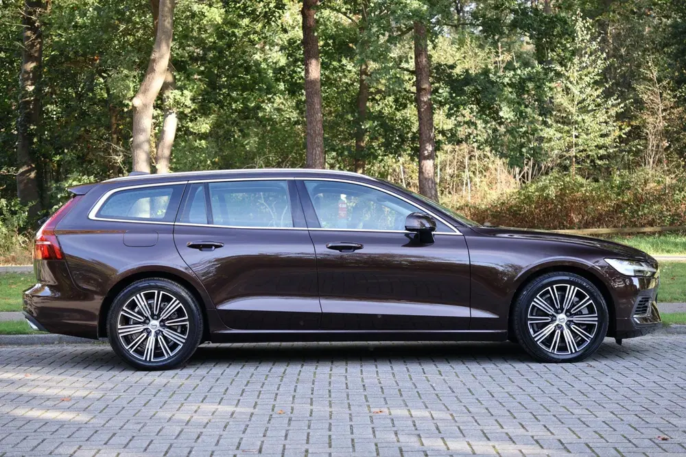 Volvo V60 2.0 T8 Twin Engine AWD Inscription Leder uit 2019, foto 9