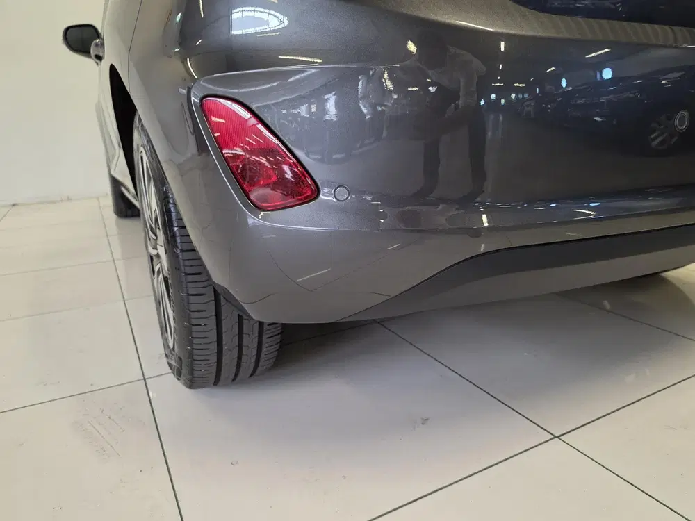 Ford Fiesta 1.0 EcoBoost Titanium uit 2024, foto 2