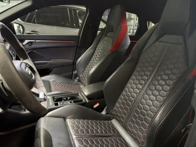 Audi RS Q3 Quattro PANO uit 2021, foto 10