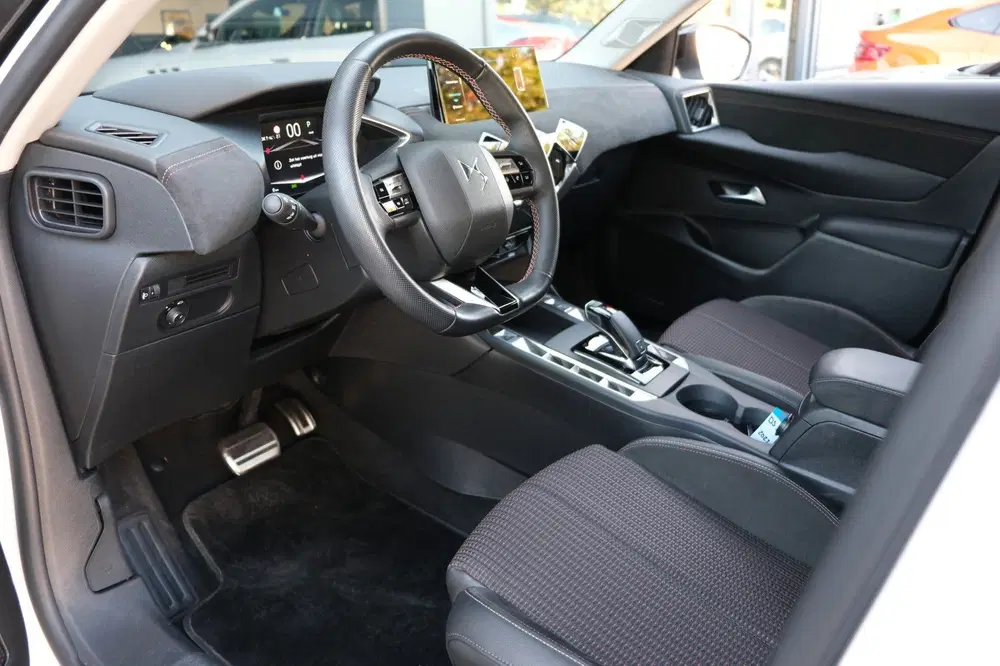 DS Automobiles DS 3 DS 3 1.2 PureTech Performance Line+ uit 2023, foto 2