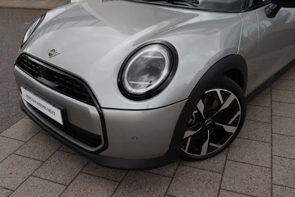 Mini Cabrio Cooper C Automaat uit 2025, foto 2