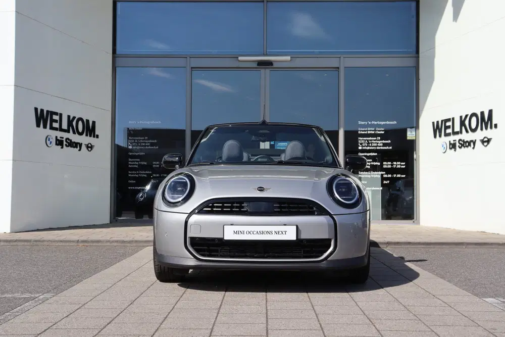 Mini Cabrio Cooper C Automaat uit 2025, foto 3