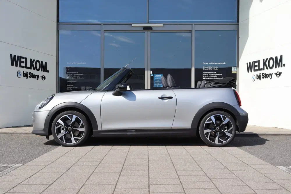 Mini Cabrio Cooper C Automaat uit 2025, foto 6
