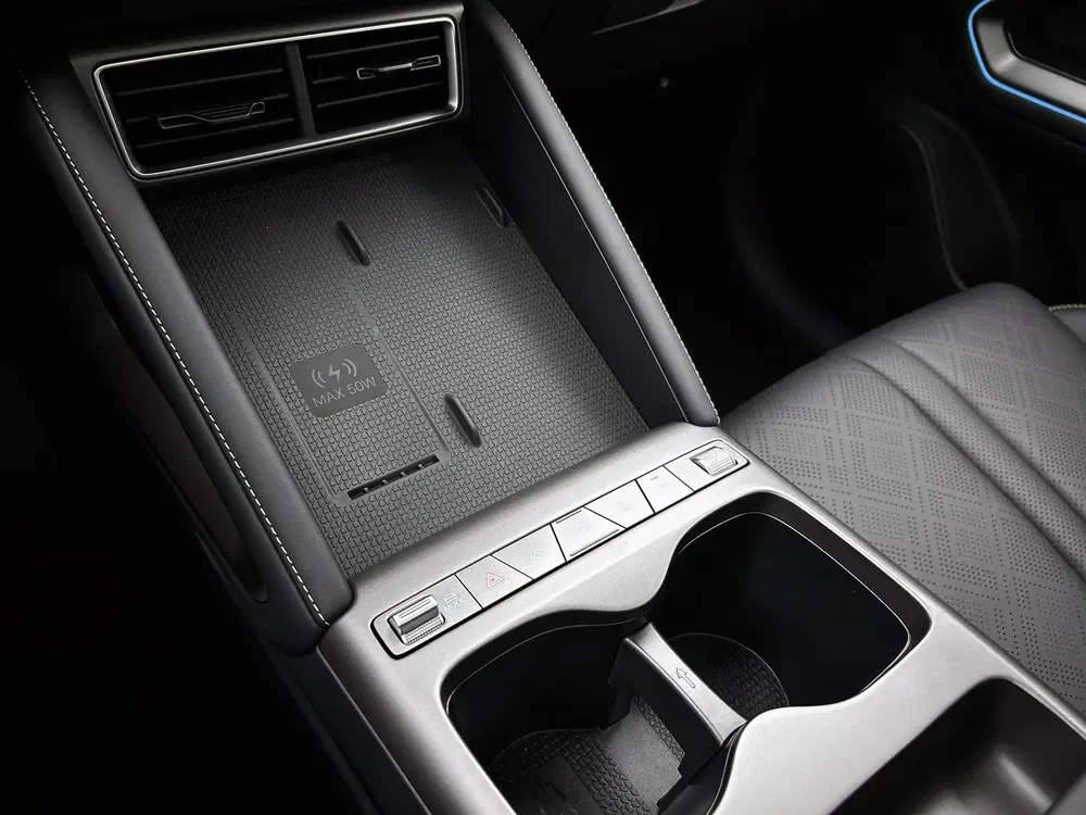 BYD Atto 2 1.5 DM-i Boost uit 2026, foto 12