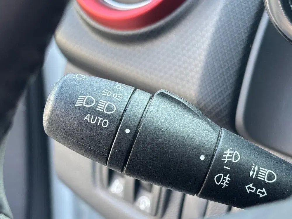 Renault Clio Estate 0.9 TCe Intens uit 2019, foto 15