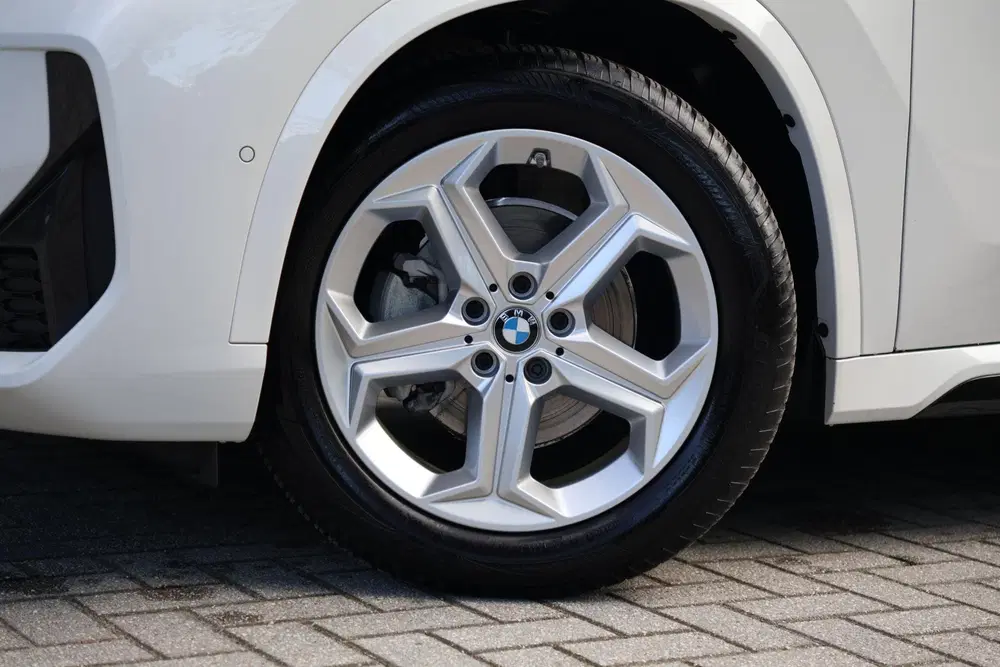 BMW X1 sDrive18i M-Pakket uit 2024, foto 2