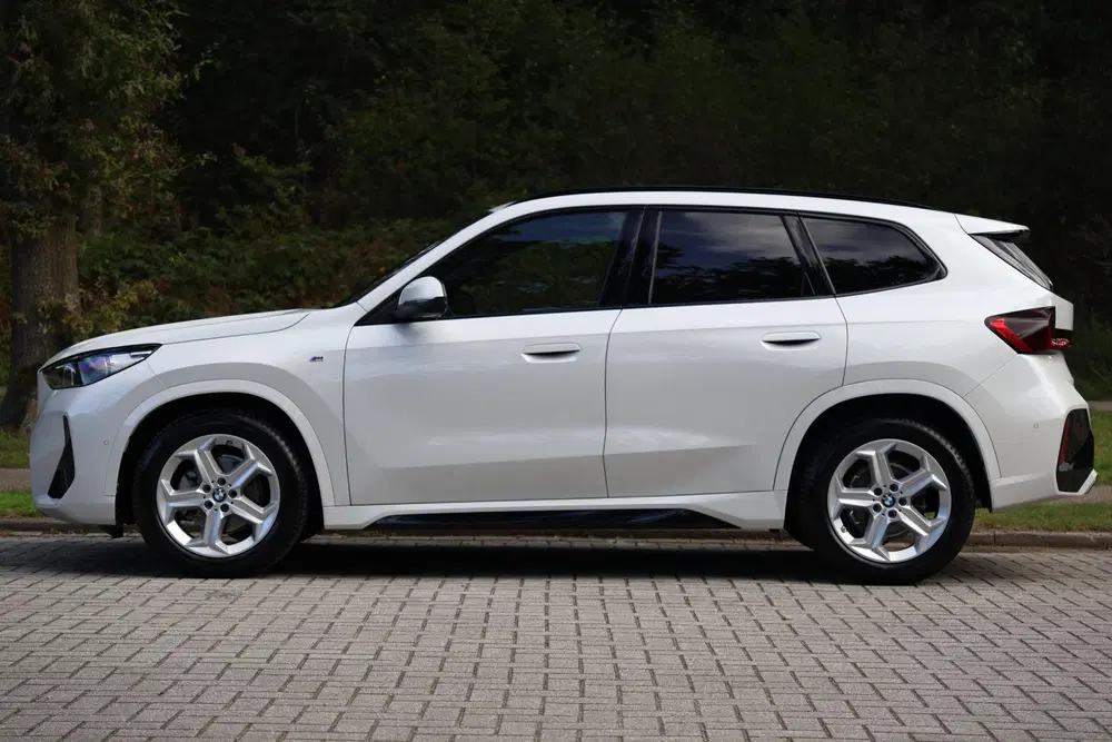 BMW X1 sDrive18i M-Pakket uit 2024, foto 3