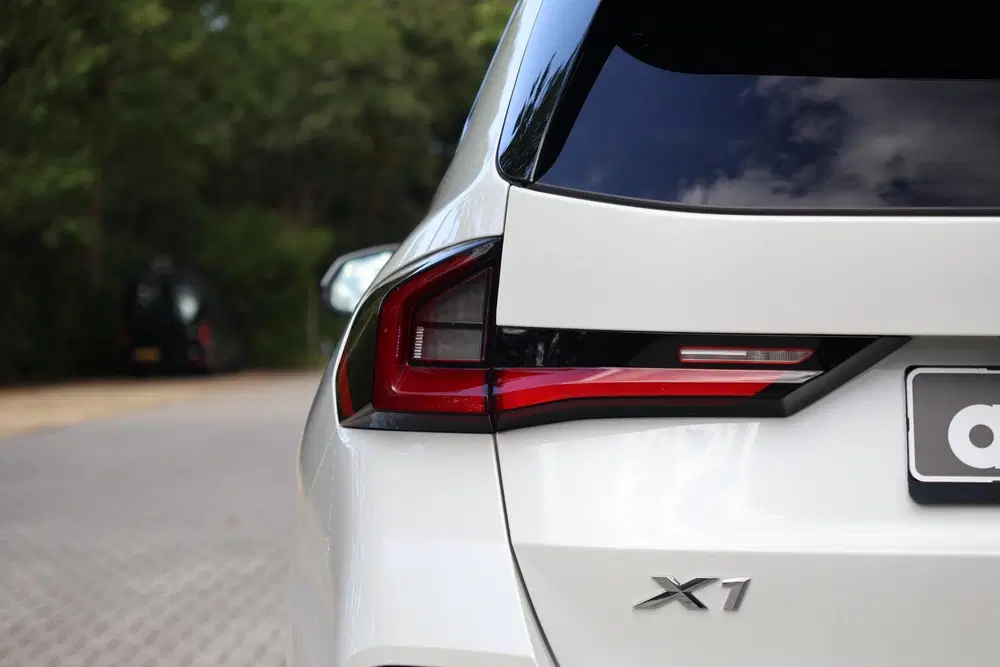 BMW X1 sDrive18i M-Pakket uit 2024, foto 7