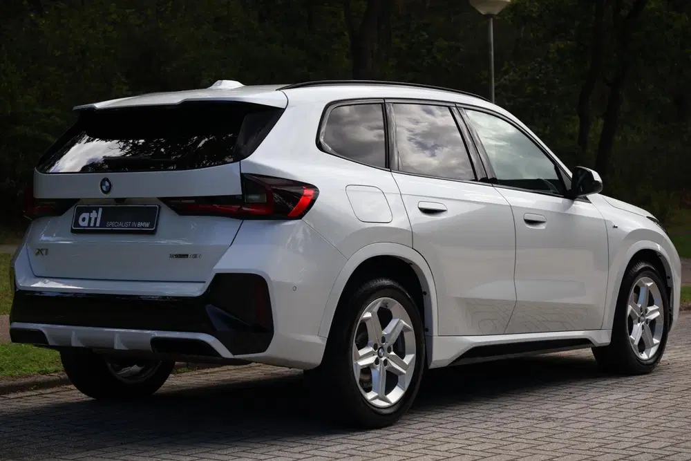 BMW X1 sDrive18i M-Pakket uit 2024, foto 9