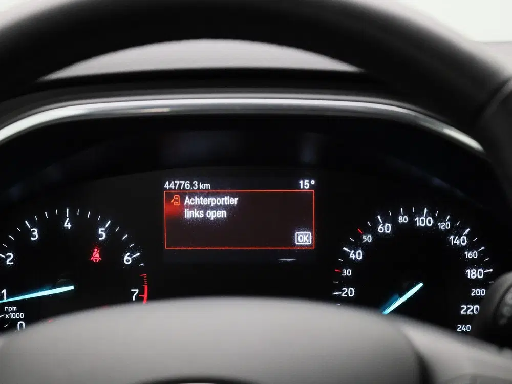 Ford Focus 1.0 EcoBoost Hybrid Titanium uit 2023, foto 9