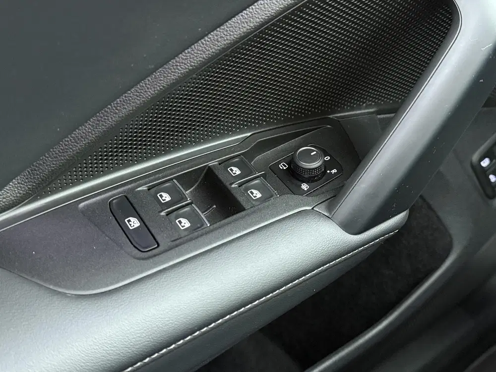 Volkswagen Tiguan 1.5 eHybrid R-Line Edition uit 2024, foto 14