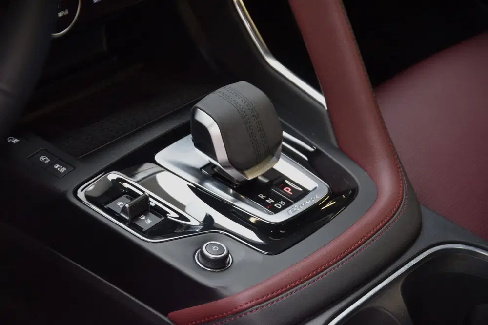 Jaguar E-Pace 1.5 P270e R-Dynamic HSE Navi uit 2025, foto 9