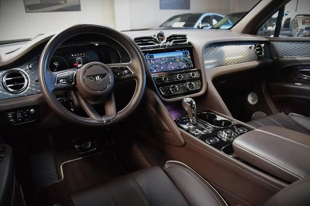 Bentley Bentayga 4.0 V8 Navi uit 2022, foto 3