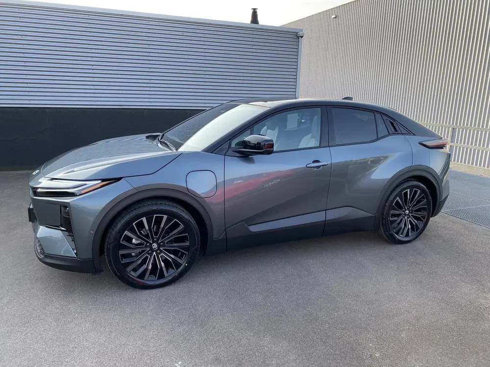 Toyota C-HR Executive AWD 77 kWh Direct leverbaar uit 2026, foto 4