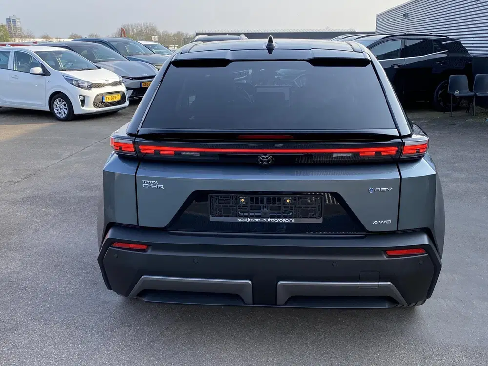 Toyota C-HR Executive AWD 77 kWh Direct leverbaar uit 2026, foto 6