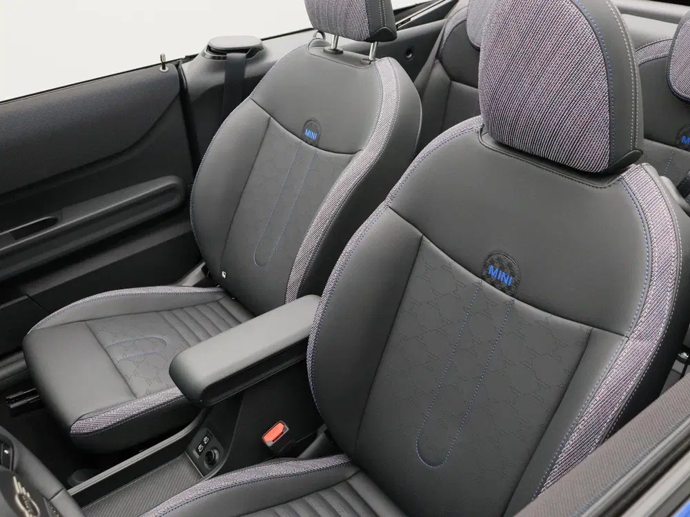 Mini Cabrio Cooper C Pakket M + Stuurwielrand verwarmd uit 2025, foto 11