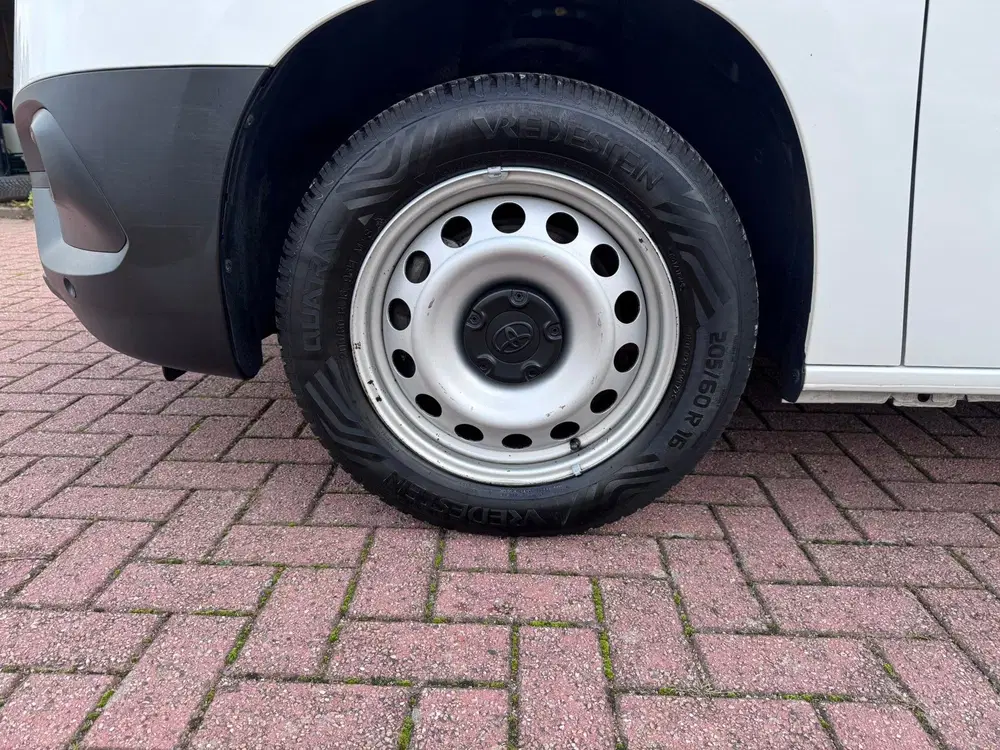Toyota Proace City 1.5 D-4D Live Automaat Euro 6 uit 2022, foto 11