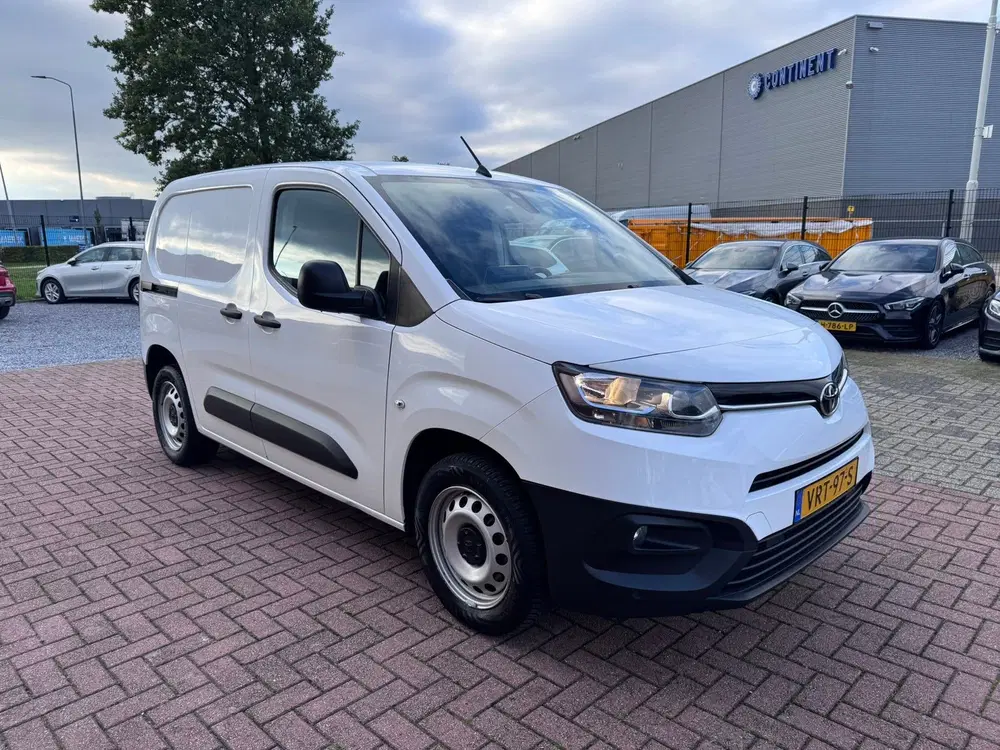 Toyota Proace City 1.5 D-4D Live Automaat Euro 6 uit 2022, foto 3