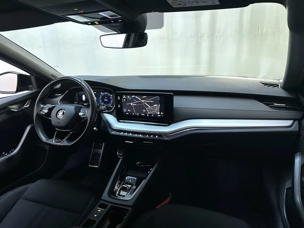 Skoda Octavia 1.0 e-TSI DSG Sport Business Sfeerverlic uit 2023, foto 2