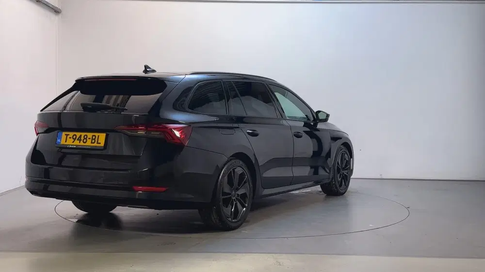 Skoda Octavia 1.0 e-TSI DSG Sport Business Sfeerverlic uit 2023, foto 3