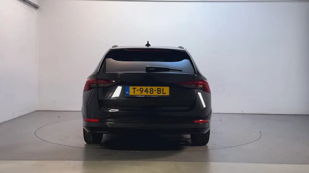 Skoda Octavia 1.0 e-TSI DSG Sport Business Sfeerverlic uit 2023, foto 8