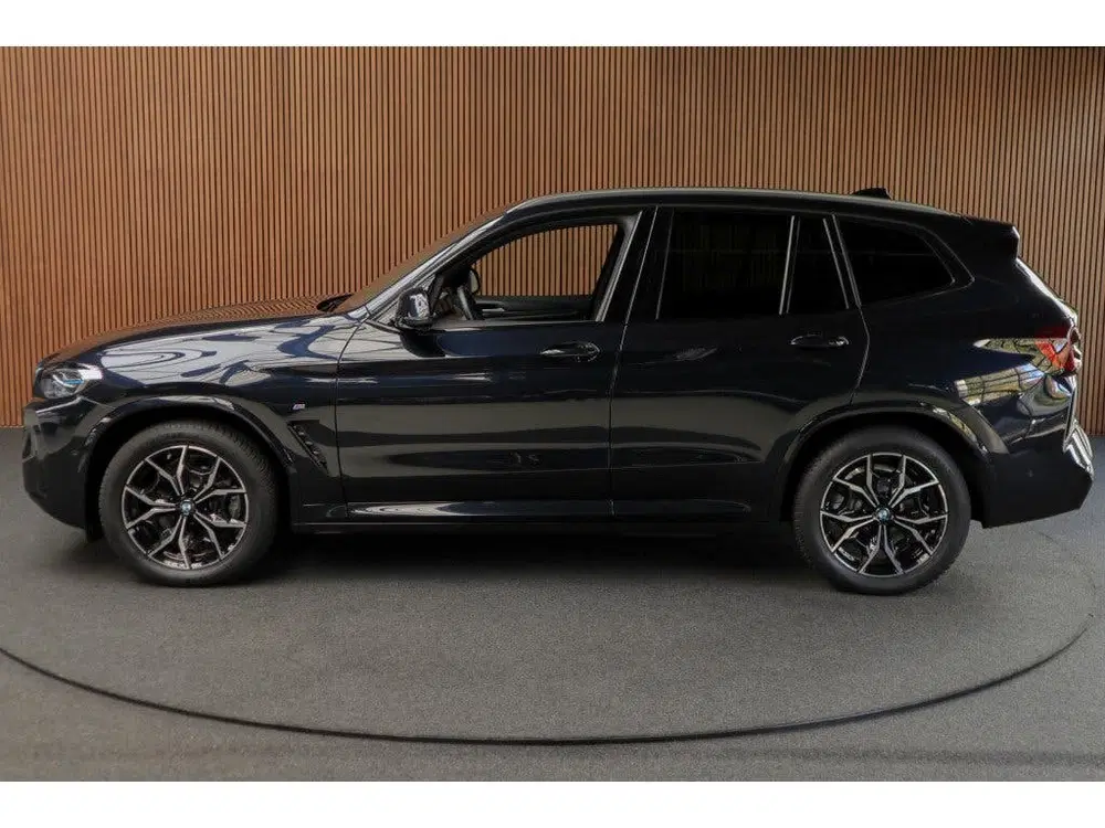 BMW X3 xDrive20i High Exe M-Pakket Leer Camera HU uit 2023, foto 2