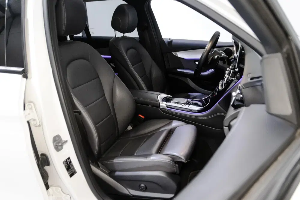 Mercedes-Benz GLC 300e 4MATIC PANO uit 2020, foto 12