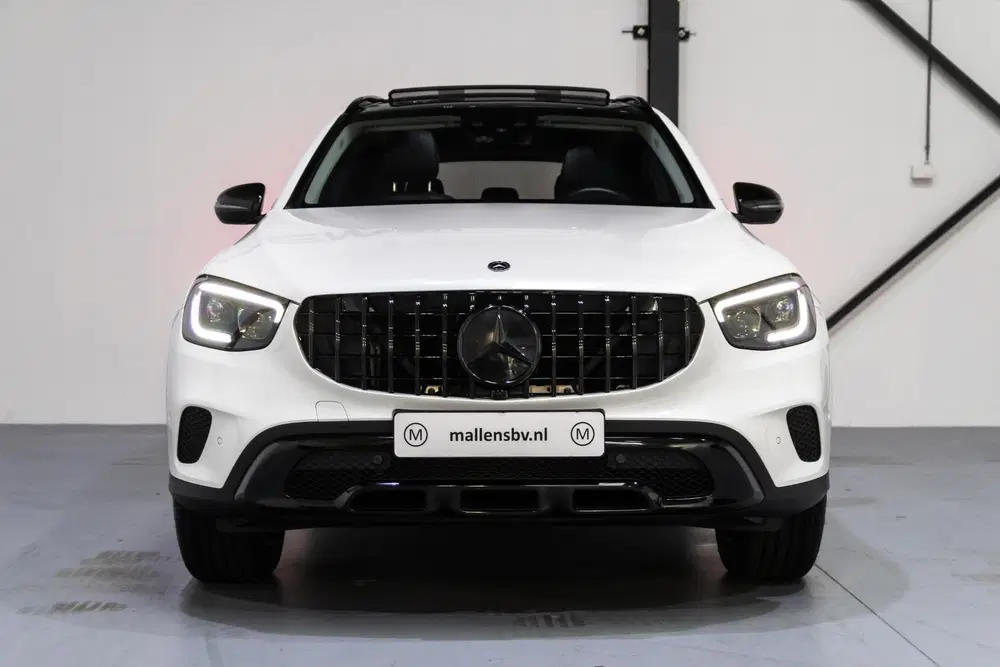 Mercedes-Benz GLC 300e 4MATIC PANO uit 2020, foto 3