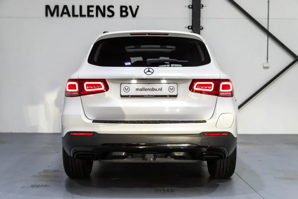 Mercedes-Benz GLC 300e 4MATIC PANO uit 2020, foto 4