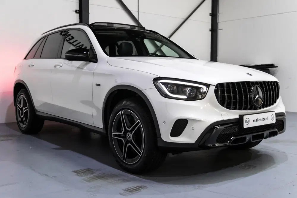 Mercedes-Benz GLC 300e 4MATIC PANO uit 2020, foto 8
