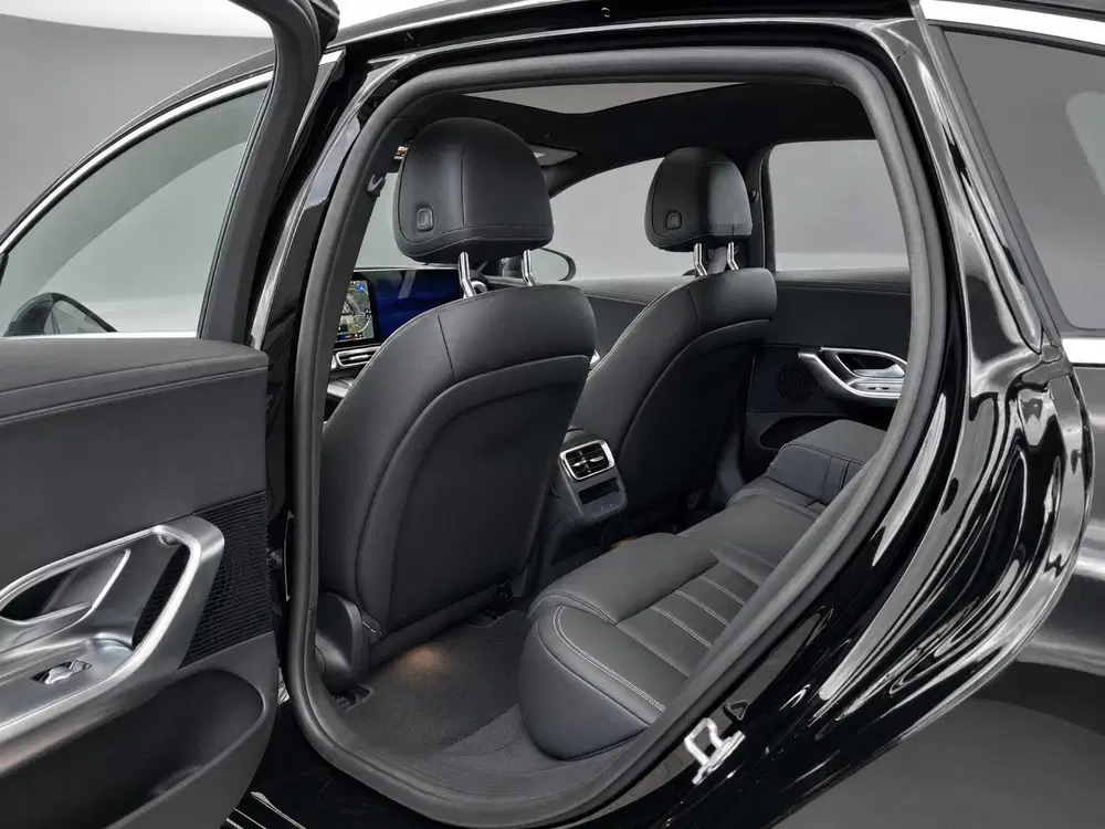 Mercedes-Benz C-Klasse 400 4MATIC Business Solution Luxury uit 2026, foto 13