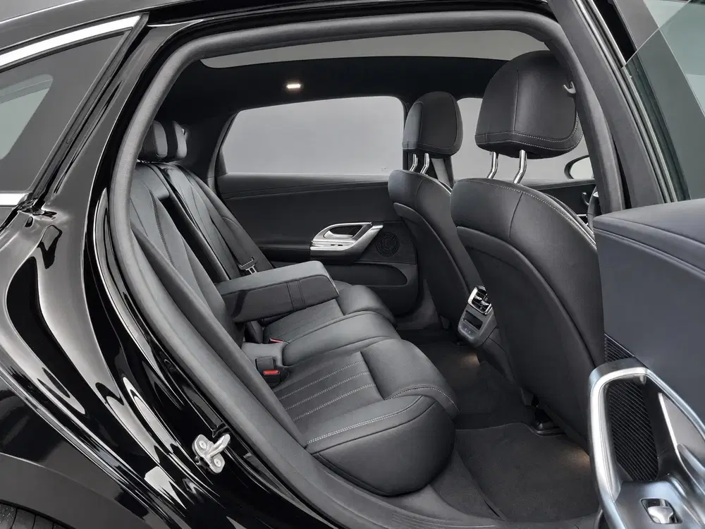 Mercedes-Benz C-Klasse 400 4MATIC Business Solution Luxury uit 2026, foto 14