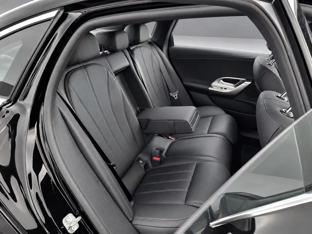 Mercedes-Benz C-Klasse 400 4MATIC Business Solution Luxury uit 2026, foto 15
