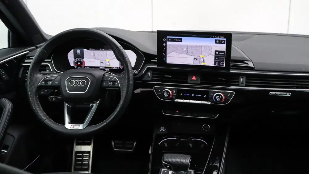 Audi A4 40 TFSI quattro S edition Competition uit 2024, foto 12