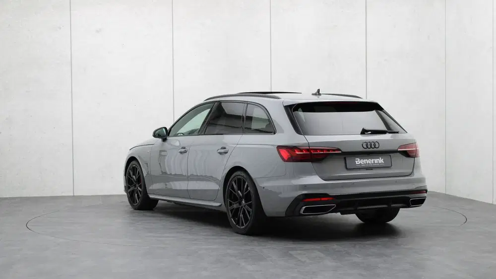 Audi A4 40 TFSI quattro S edition Competition uit 2024, foto 3