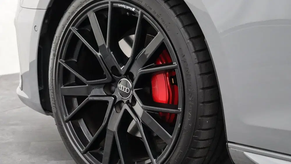 Audi A4 40 TFSI quattro S edition Competition uit 2024, foto 7
