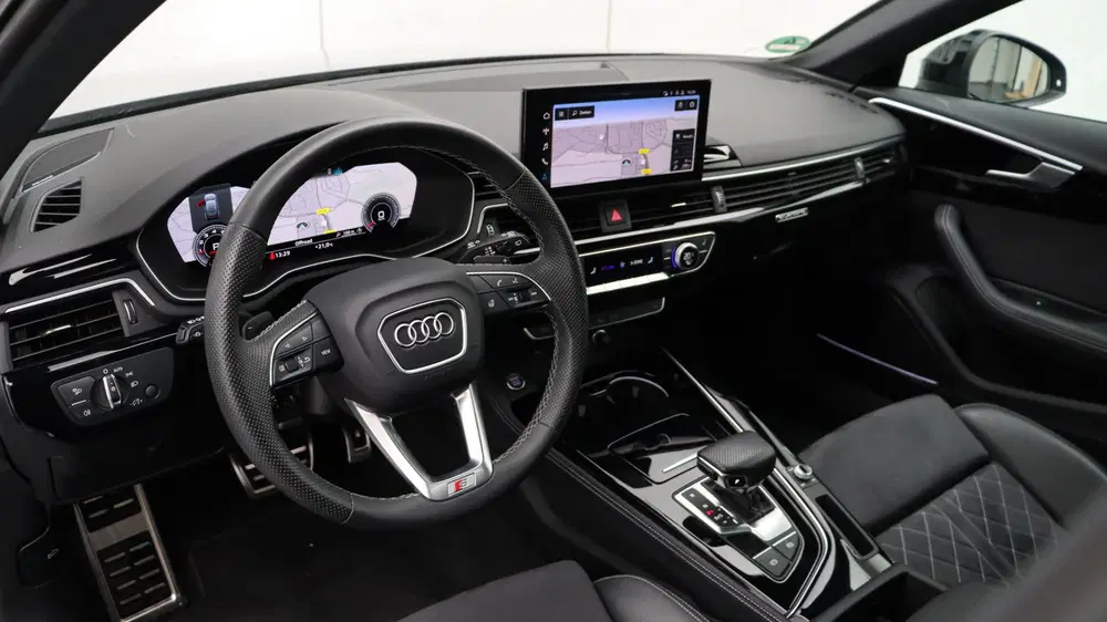 Audi A4 40 TFSI quattro S edition Competition uit 2024, foto 8