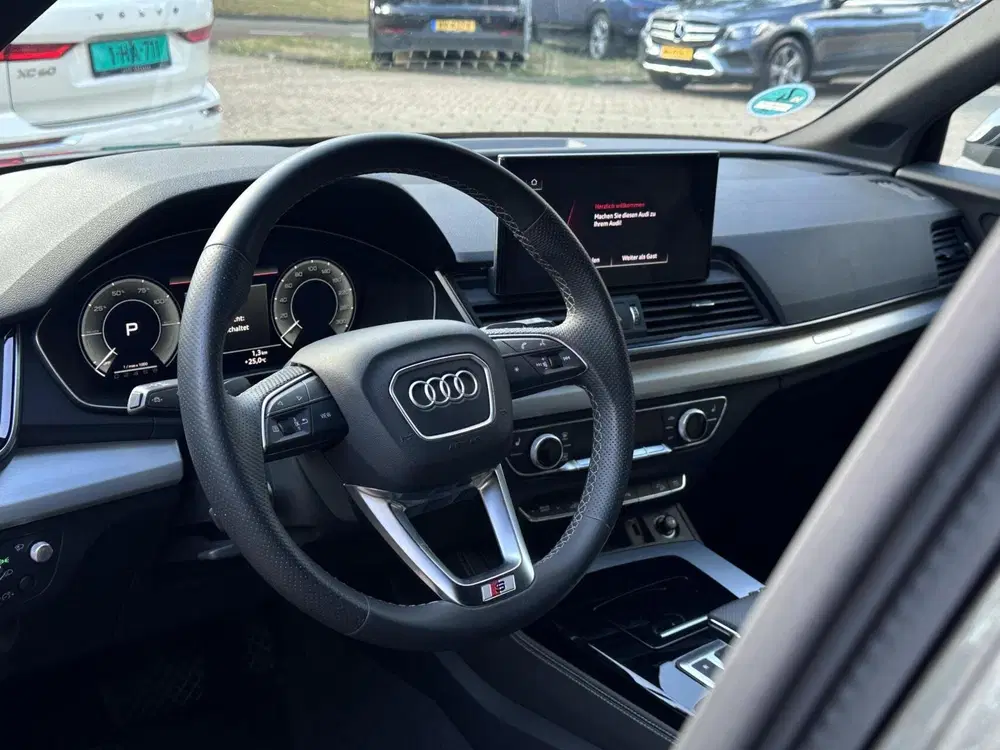 Audi Q5 55 TFSI e S-Line Led uit 2022, foto 2