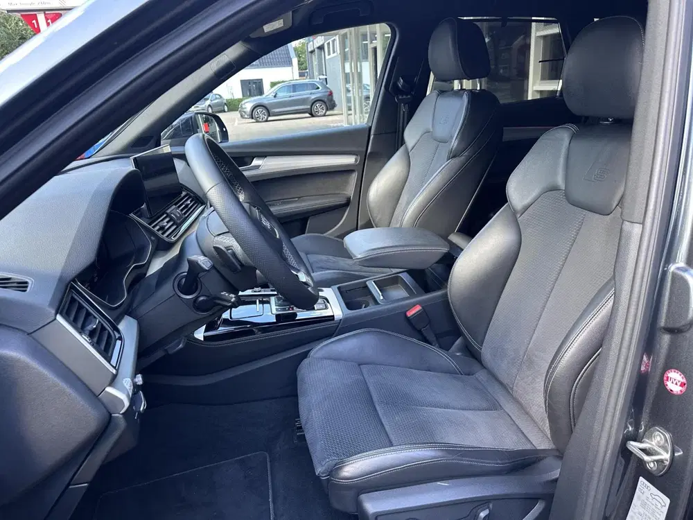 Audi Q5 55 TFSI e S-Line Led uit 2022, foto 4