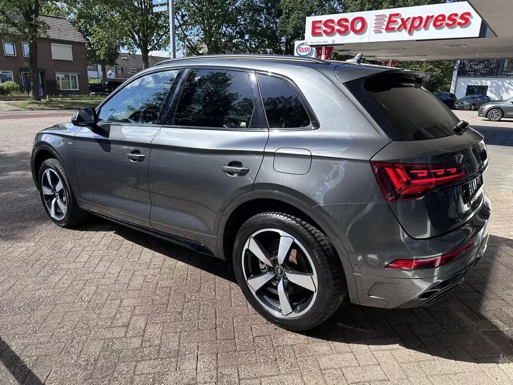 Audi Q5 55 TFSI e S-Line Led uit 2022, foto 9