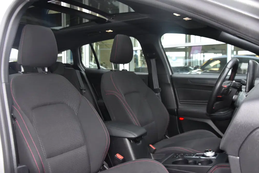 Ford Focus 1.5 EcoBoost ST-Line AUT uit 2019, foto 11