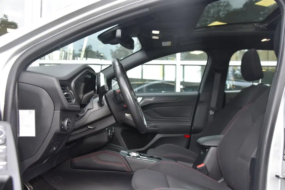 Ford Focus 1.5 EcoBoost ST-Line AUT uit 2019, foto 8