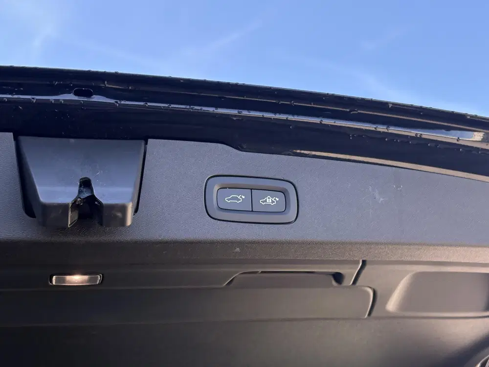 Volvo V60 2.0 T6 Plug-in Hybrid AWD Ultimate Dark uit 2022, foto 11