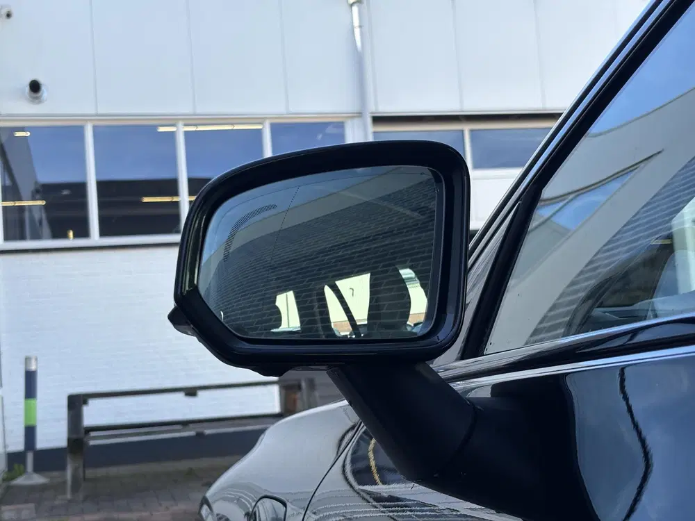 Volvo V60 2.0 T6 Plug-in Hybrid AWD Ultimate Dark uit 2022, foto 12