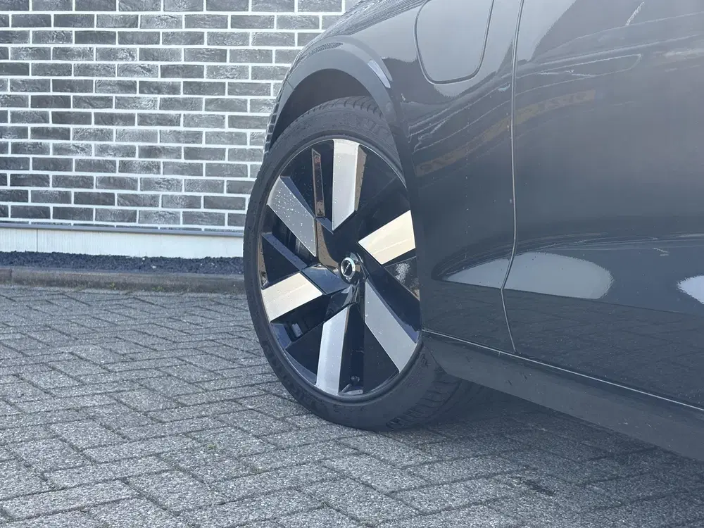 Volvo V60 2.0 T6 Plug-in Hybrid AWD Ultimate Dark uit 2022, foto 5